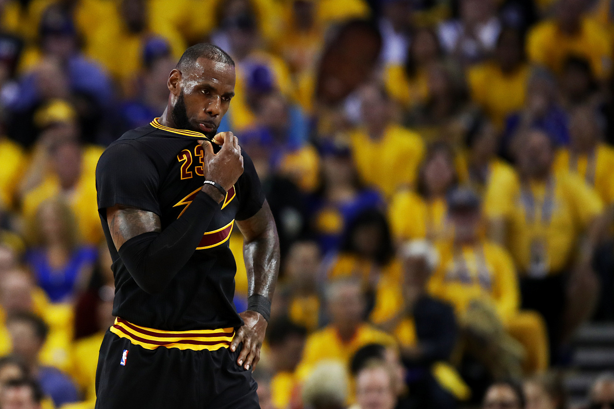 开云体育-关于詹姆斯连续十场比赛得分超过比分优势明显，TES挑战极限！的信息